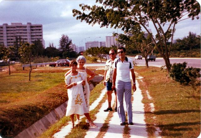 051.jpg
